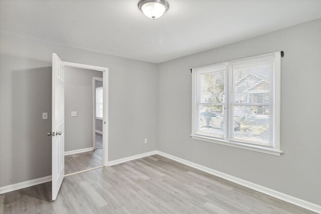 Photo - 1227 E 38th St Unidad A