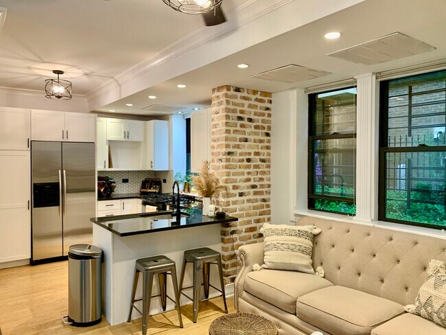 Photo - 712 W Wellington Ave Unit G