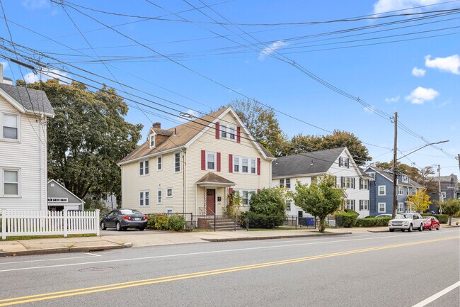 Building Photo - 180 Faneuil St Unit 2