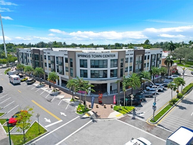 Building Photo - 1 Curtiss Pkwy Unit 317