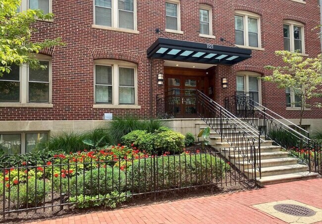 1121 24th St NW Unidad 107