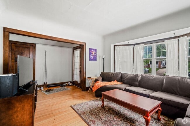 Building Photo - Murray Lower Flat Rental