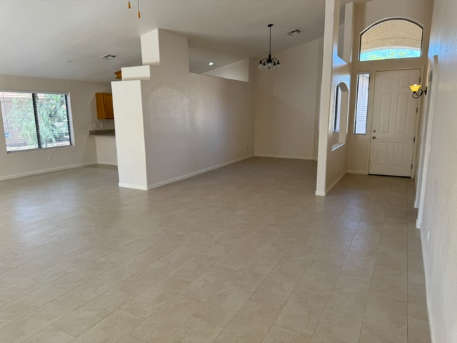 Photo - 8628 Esselmont Dr E
