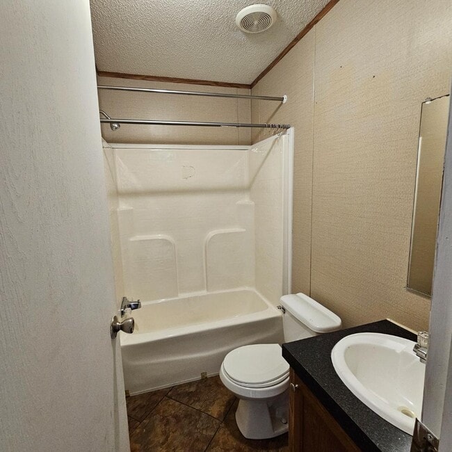 Photo - 318 St Charles Bypass