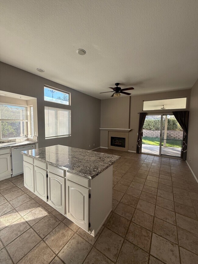 Photo - 39387 Via Temprano