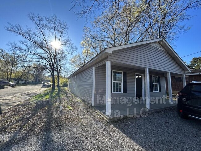 Photo - 862 N Orchard Knob Ave House