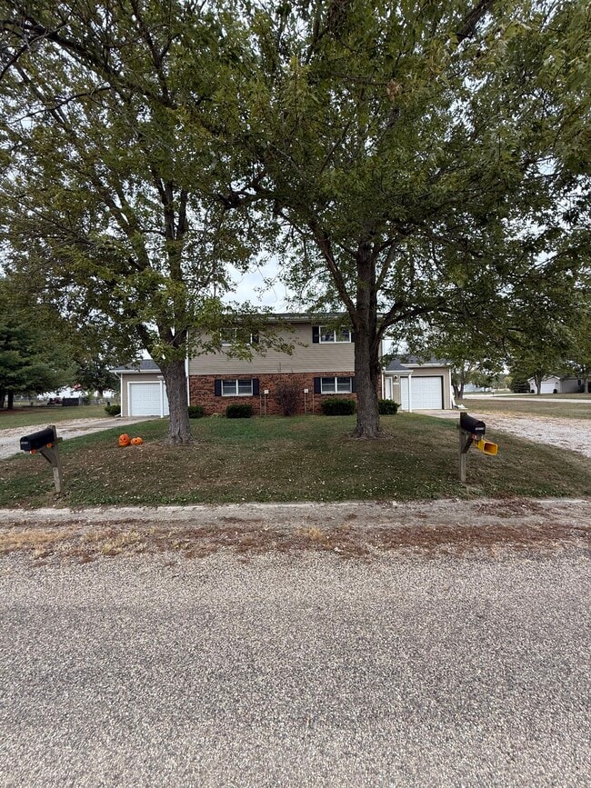 Building Photo - 14102 Southwind Dr Unit 2