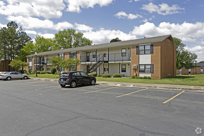 Allied Gardens - Armstrong Residences Apartments