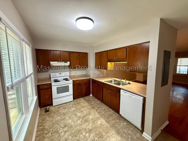 Photo - 119 S Atley Ln