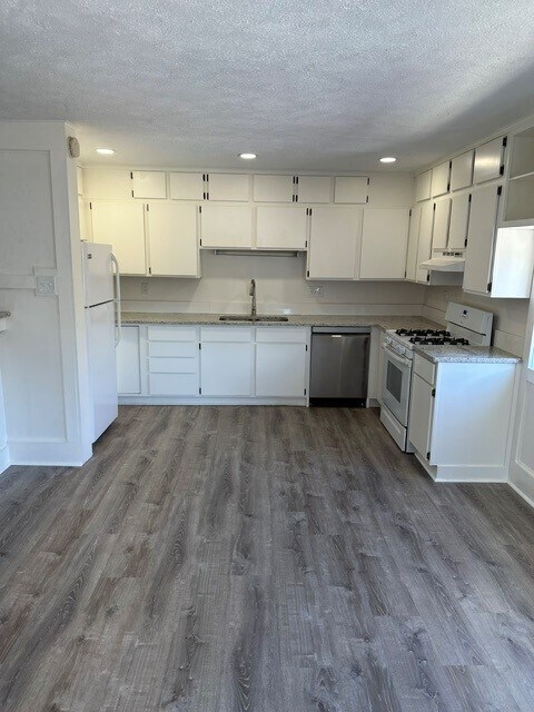 Photo - 5742 Howe St Unit 2