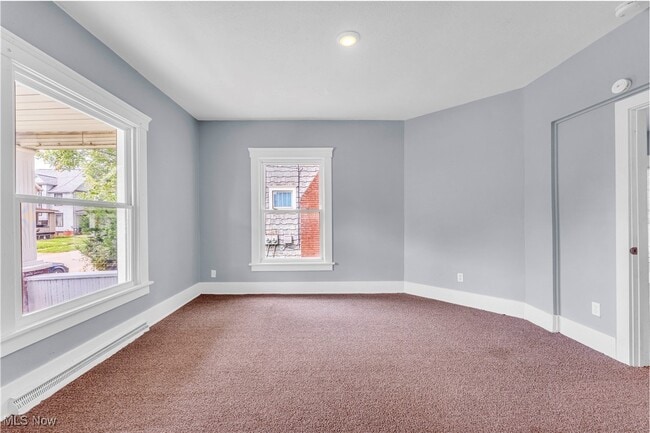 Building Photo - 204 Broad Ave NW Rental