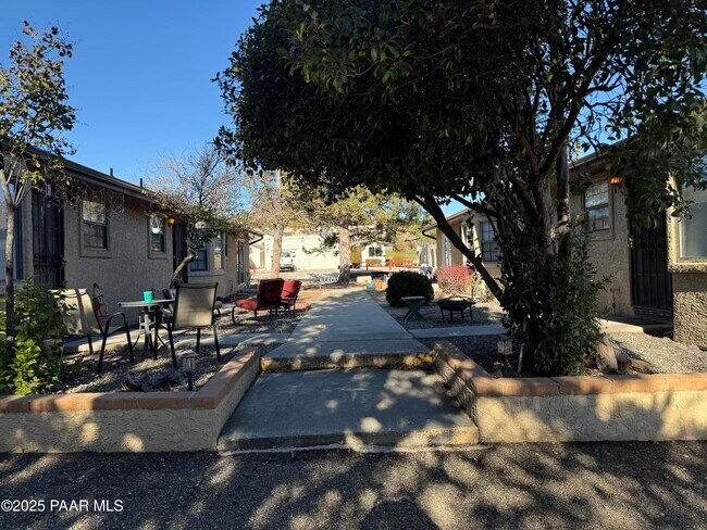 Photo - 1283 Tapadero Dr