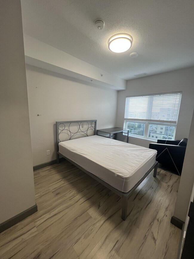 Photo - 258A-258A Sunview St