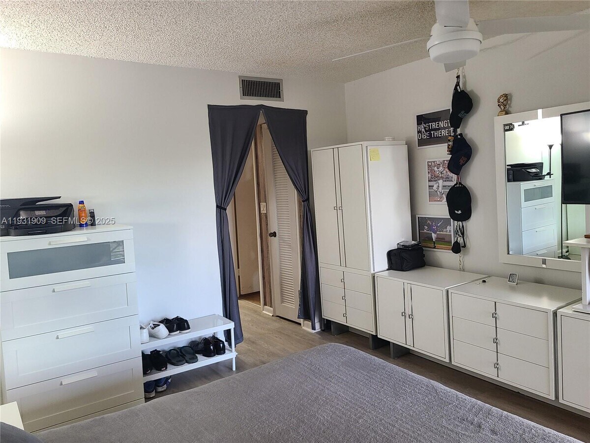 Photo - 2306 S Cypress Bend Dr Unit 418