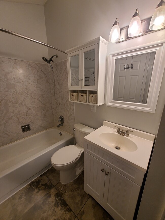Baño - 2679 S Melville Dr