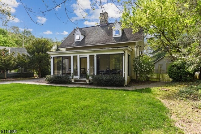 Photo - 8 Franklin Pl