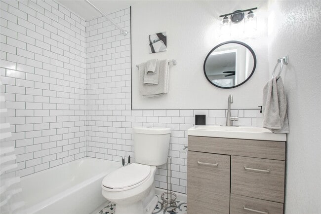 Photo - 1924 Chapman St Unit C