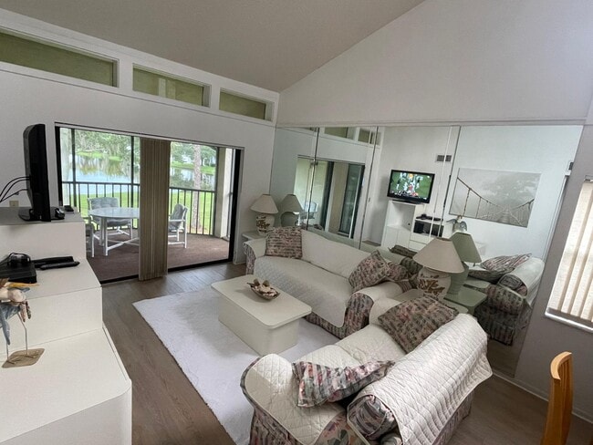 Photo - 202 Woodlake Wynde Unit 202 Woodlake Wynde