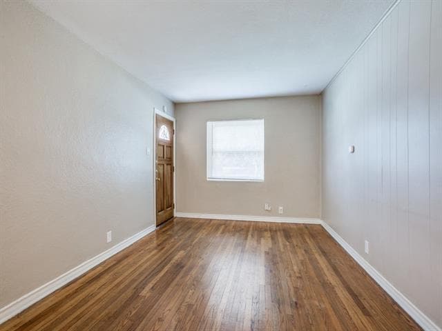 Photo - 902 Denton St