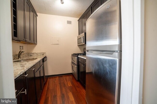 Photo - 4141 Henderson Rd