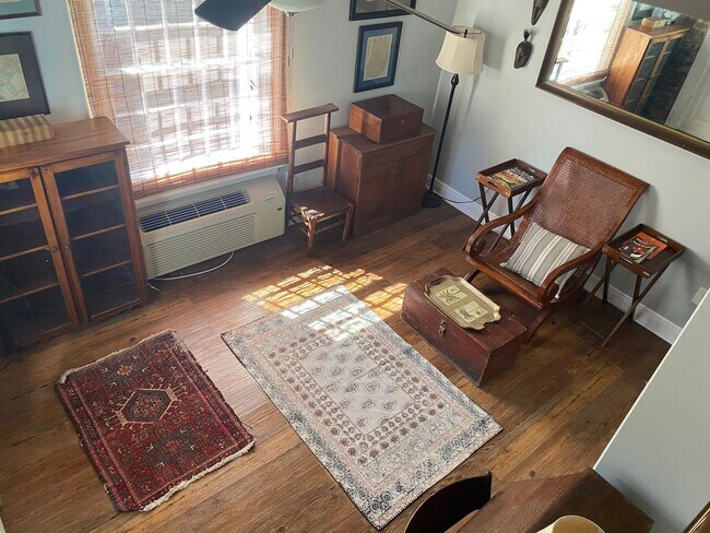 Photo - 1 BR / 1BA French Quarter Apt in Historic ...