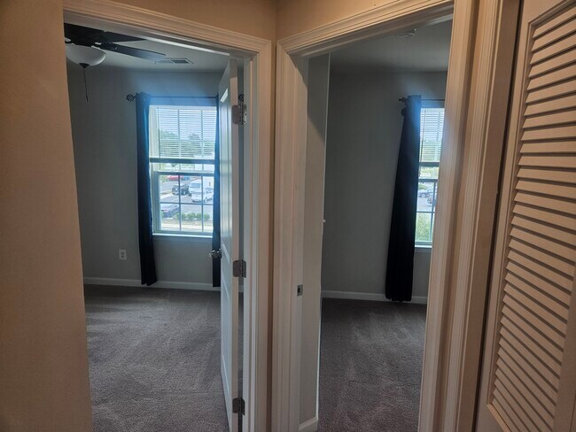 Photo - 11829 Hall St