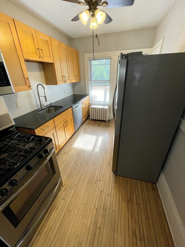 Photo - 3852 Grand Ave S Unidad 3