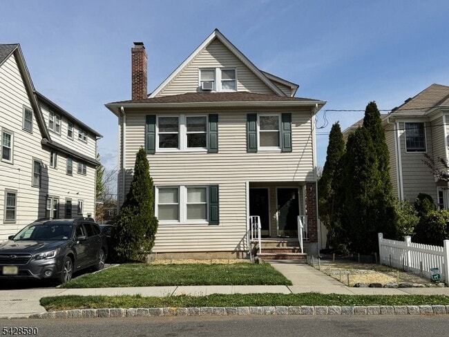 Building Photo - 15 Edgar St Unit 2A