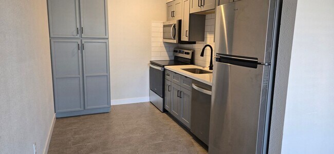 Photo - Newly Remodeled Single Story 2-Bed 1-Bath Apartment Unidad 1