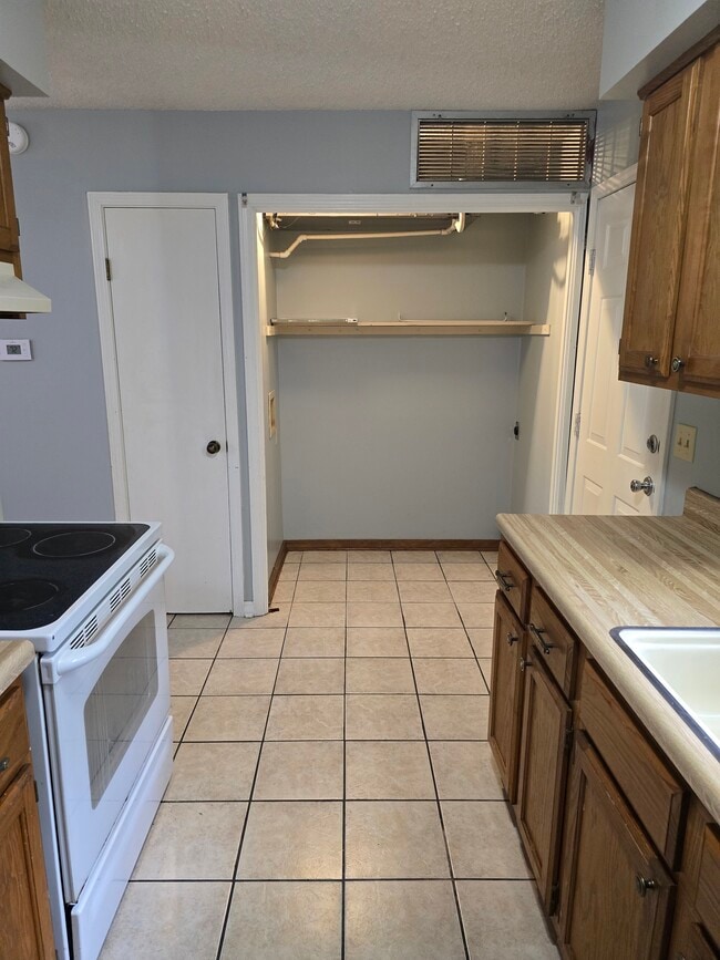 Photo - 1425 N Nashville Ave Unit 1425 N Nashville