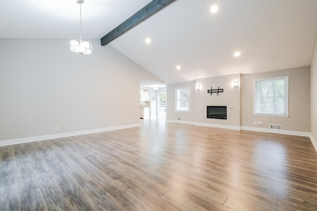 Photo - 1027 Mandalay Ct SW