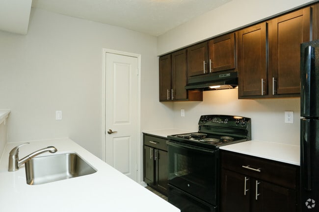 1157SF - 2BR - Kitchen