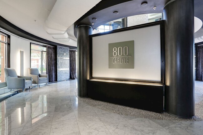 800 Carlyle