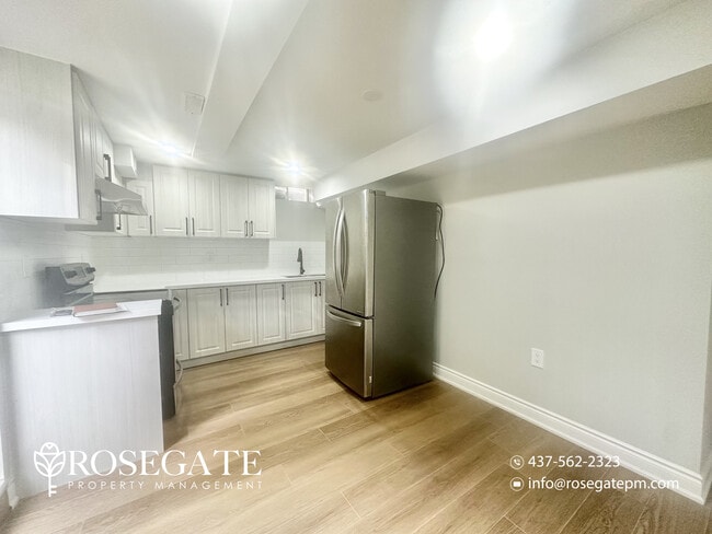 Photo - 2-Bedroom + Den Corner Unit with Parking in Mississauga Unit 2