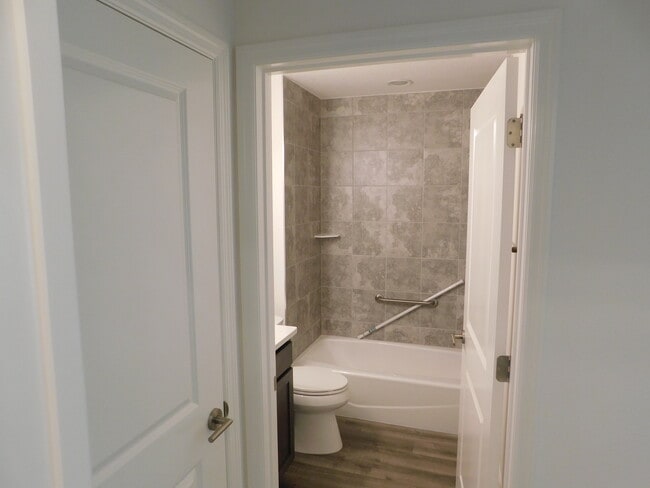 Photo - 1622 Rowell St