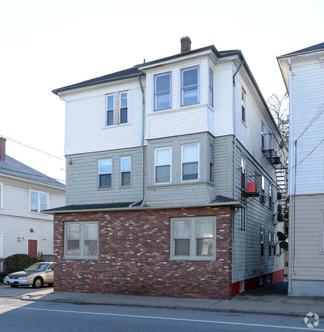 1344 Plainfield St Apartments For Rent in Johnston, RI
