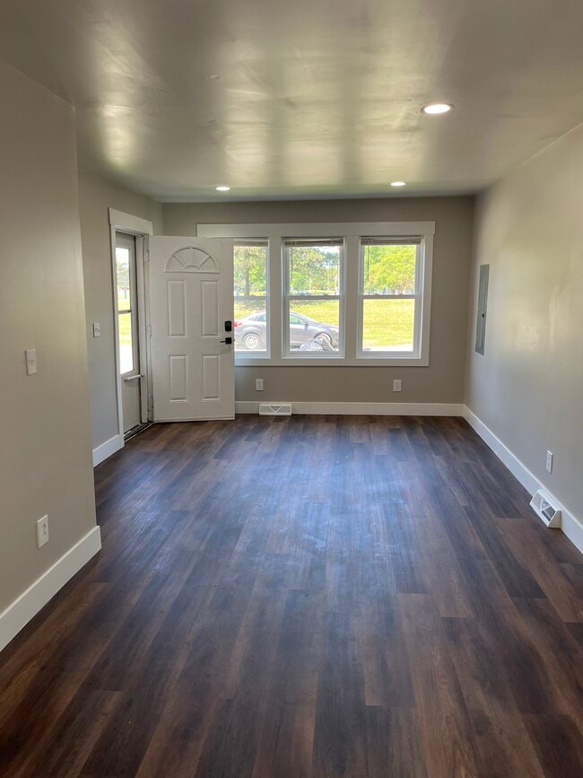 Photo - 1320 Fairlawn Ave