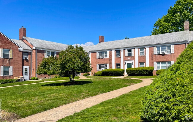 Building Photo - 30 Standish Rd Unit APT 2