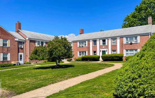 Photo - 30 Standish Rd Unit APT 2