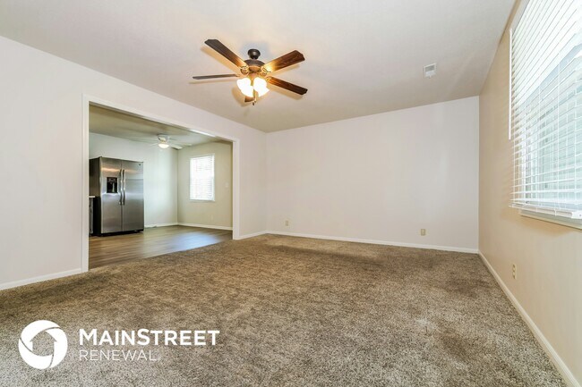 Photo - 303 E 11th St