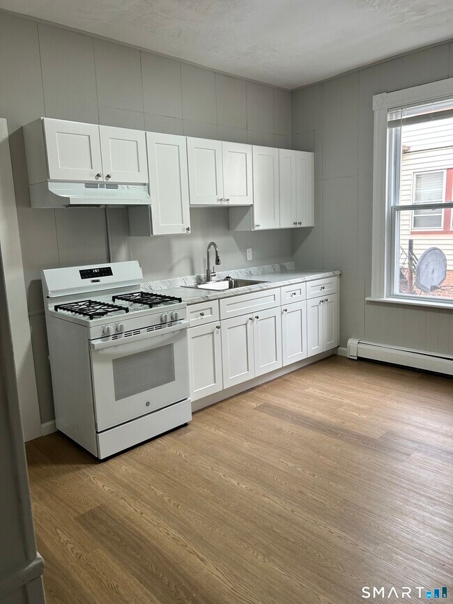 Photo - 83 Pleasant St