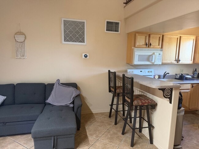 Photo - Custom Built Guest House - NW Tucson-Available July 1