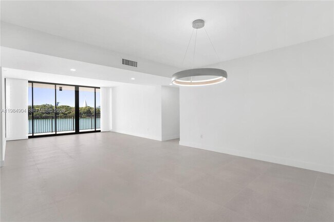 1000 Venetian Way Unit 303