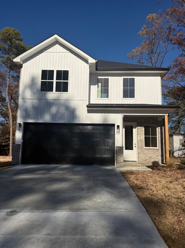 Building Photo - 412 Prickett Rd