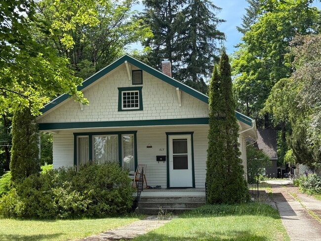 Building Photo - 517 S Hayes St