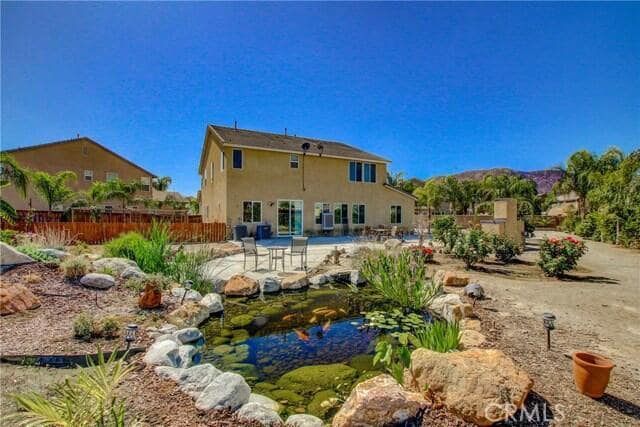Photo - 235 Peregrine Ln