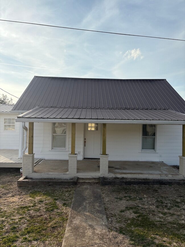 Photo - 589 Mountain Rd