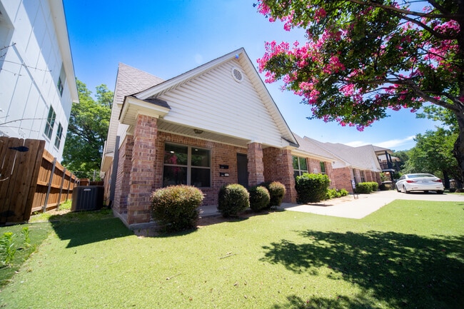 Photo - 3229 S University Dr