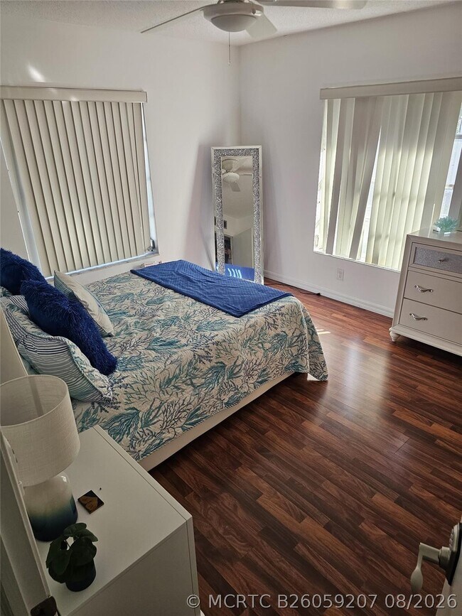 2260 NE 67th St Unit 1731