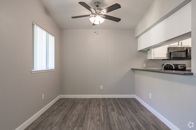 2BR, 1BA - 830SF - Dining Room